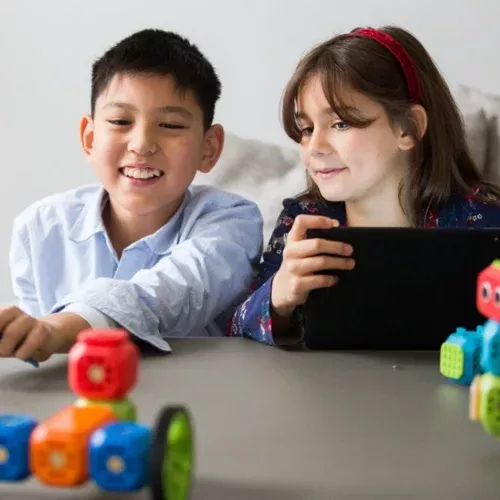 Imagen que representa la actividad de robótica en Musicate, fomentando creatividad y aprendizaje tecnológico